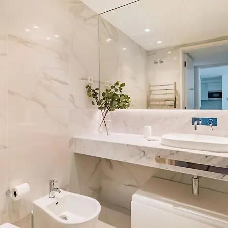 20 Modern Flat *