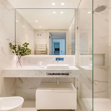 20 Modern Flat * Lisbon